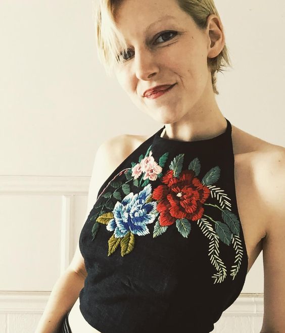 Tessa Perlow veste top frente única bordado com flores